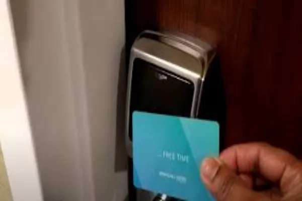 What Are Hotel Key Cards And How Do They Work?