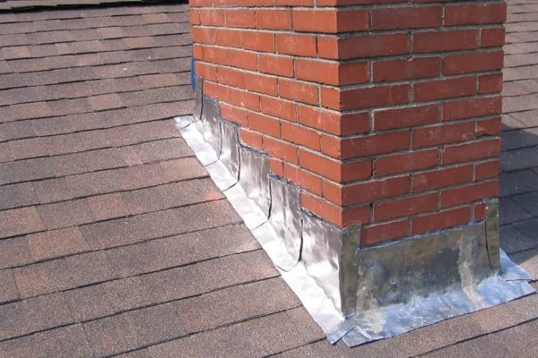 Common Flashing Issues Around the Chimney That Homeowners Miss
